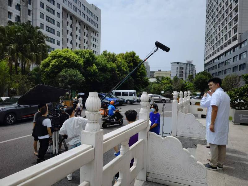 阿拉山口市广告片拍摄公司低成本实现高规格制作的诀窍
